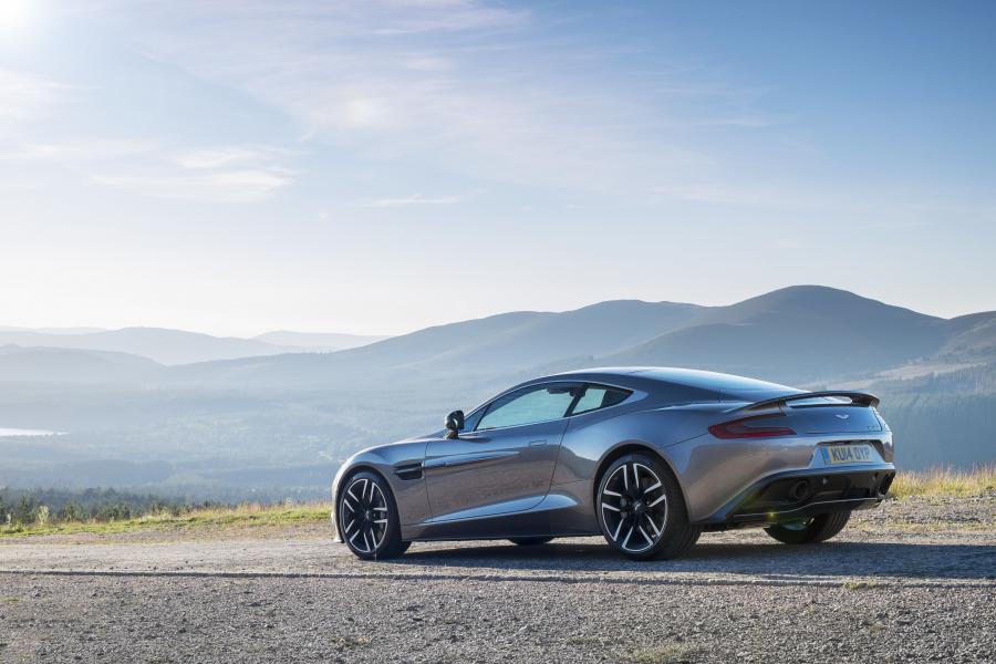  Aston Martin Vanquish 2012 года  (UK) (фото 138 из 170)